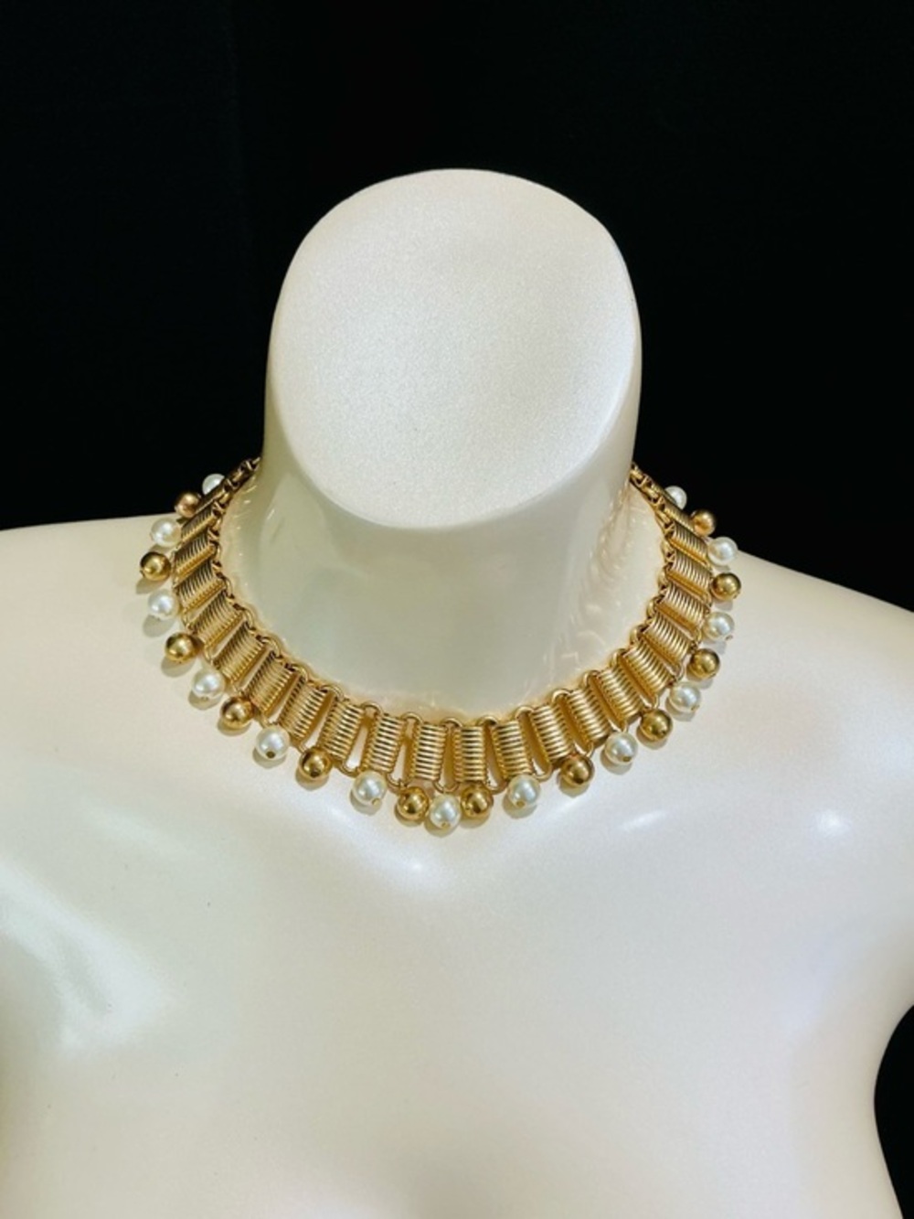 VTG QVC Gold & Pearl Fringe Choker Necklace Casual Cocktail Bib Collar Lightwe